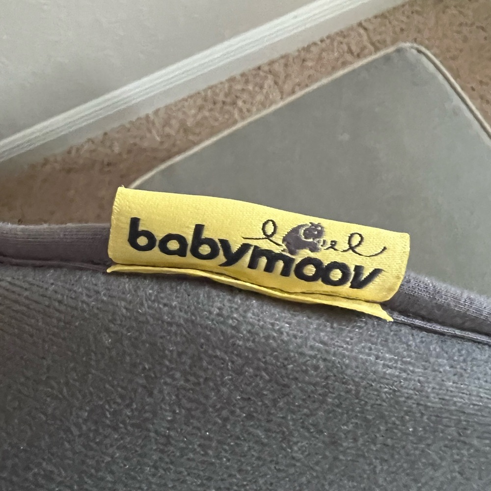 Baby moov lounger excellent used condition